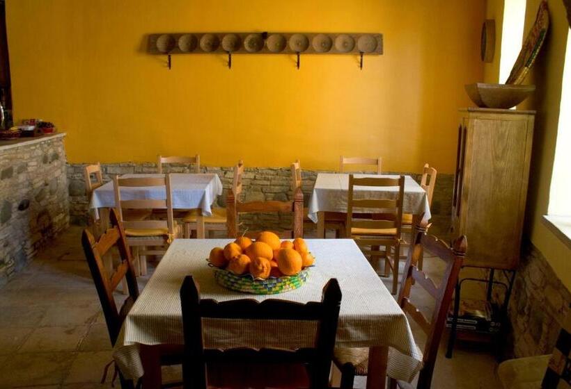 مبيت وإفطار Aperanti Agrotourism