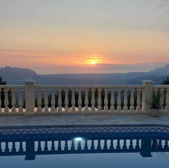 تختخواب و صبحانه Casa Lennisa