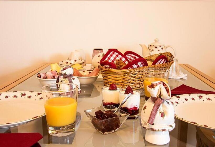 Bed and Breakfast Dinie S Bed En Brood