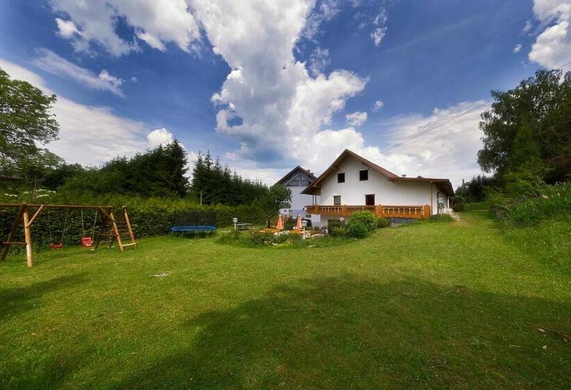مبيت وإفطار Gästehaus Lanthaler