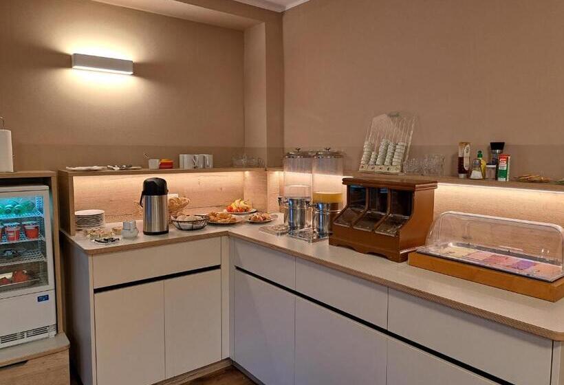 مبيت وإفطار Gästehaus Lanthaler