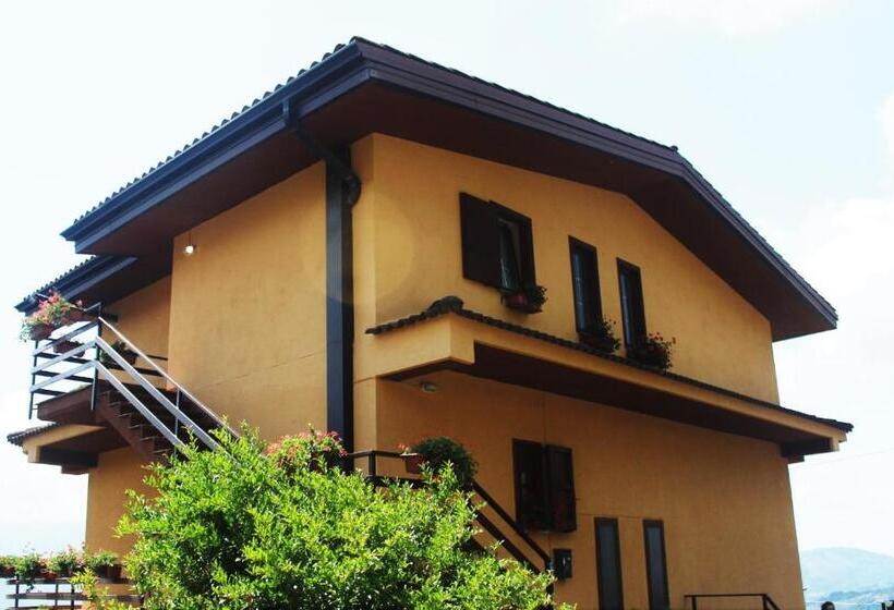 مبيت وإفطار Mansarda Fiorita