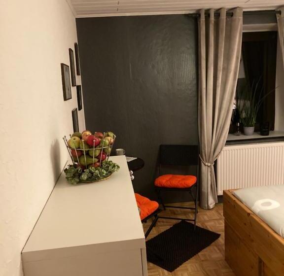 민박 Stal Escapade