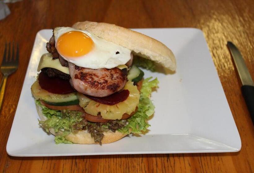 호텔 Corroboree Park Tavern