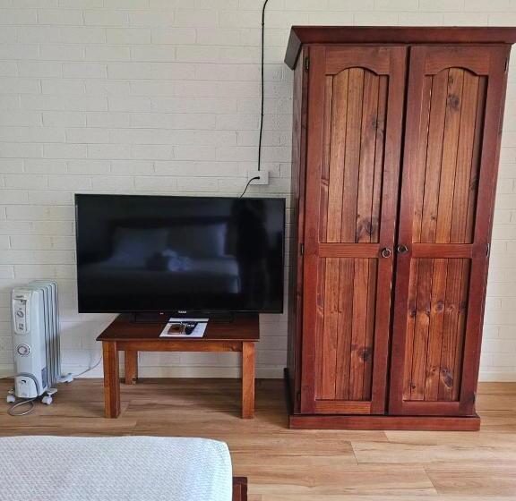 汽车旅馆  The Bushranger Hideaway