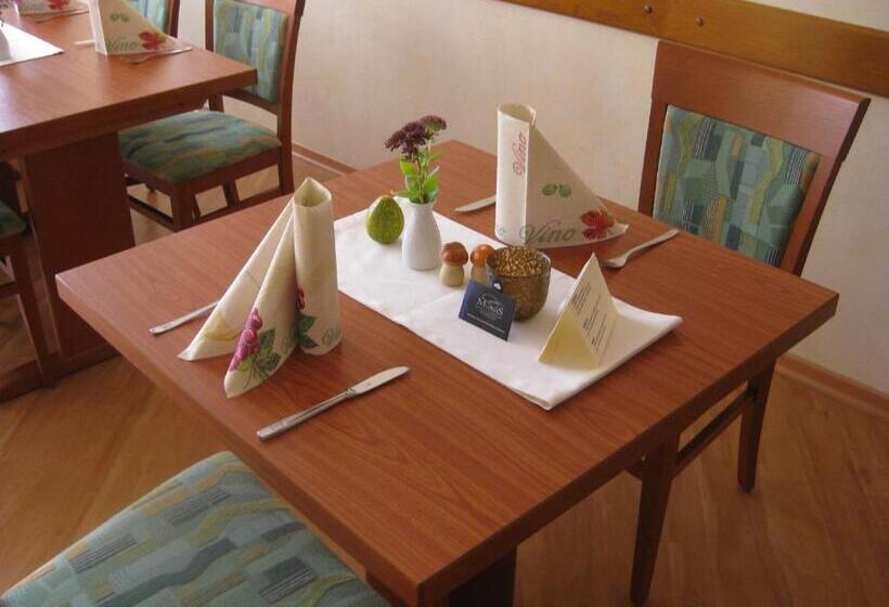 ペンション Gasthaus Am Brunnen