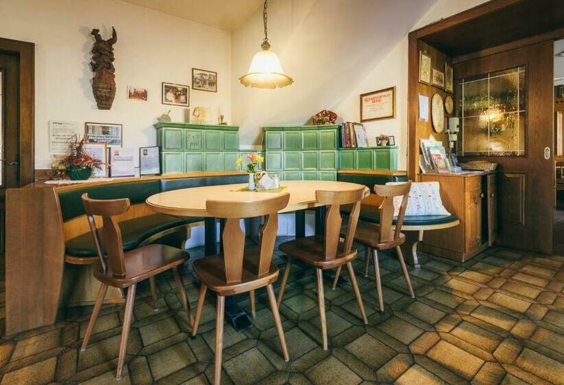 ペンション Gästezimmer Sengstschmid