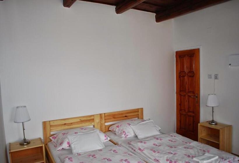 بنسيون Guest House St. Mária