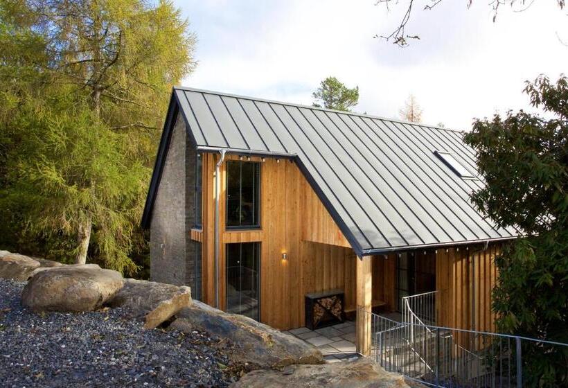 منتجع Loch Tay Highland Lodges And Glamping Park