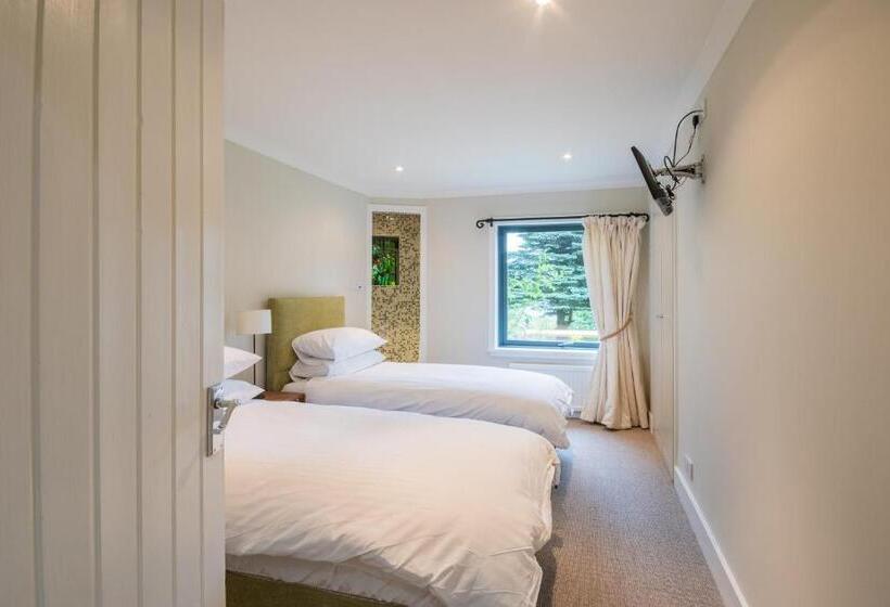 منتجع Loch Tay Highland Lodges And Glamping Park