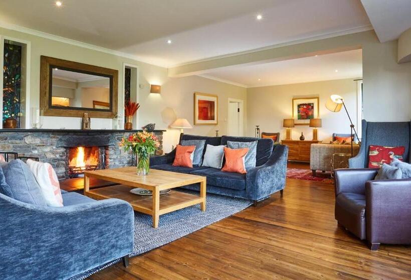منتجع Loch Tay Highland Lodges And Glamping Park