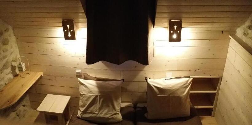 مبيت وإفطار Chambres D`hôtes Le Plessis à Broye