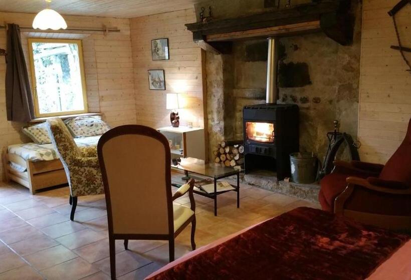 مبيت وإفطار Chambres D`hôtes Le Plessis à Broye