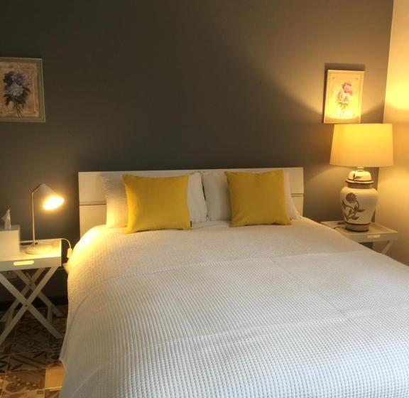 ベッドアンドブレックファースト Chez Montiz