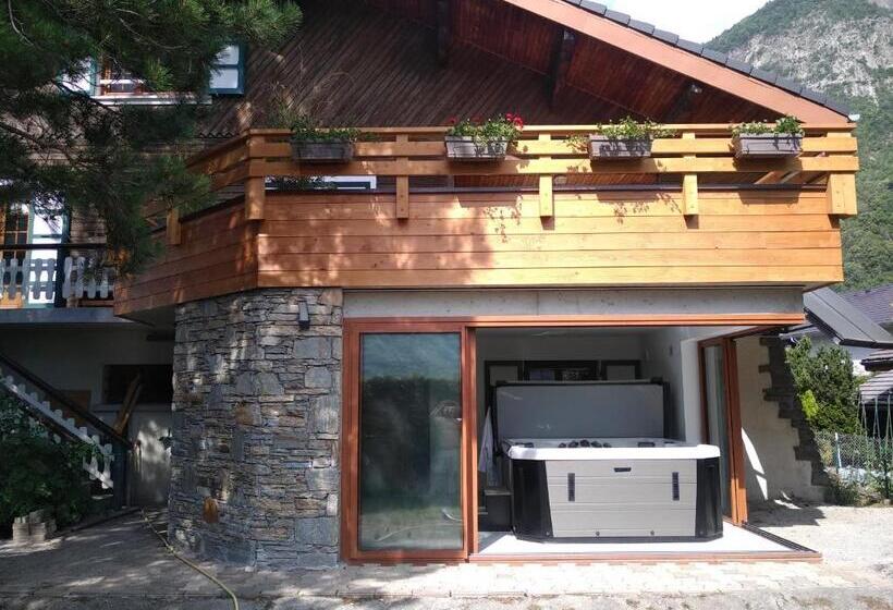 민박 La Marmotte De La Tour