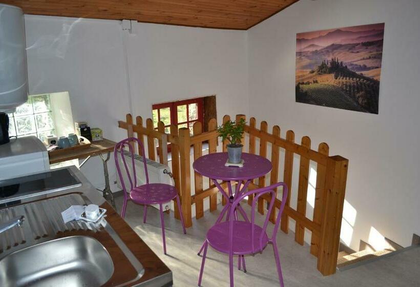 Bed and Breakfast Studio Indépendant Dans Maison à La Campagne