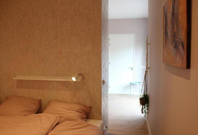 مبيت وإفطار Veldzicht Metslawier