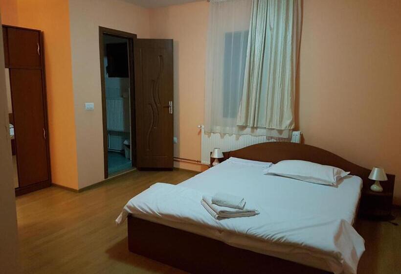 مبيت وإفطار Vila Carmen