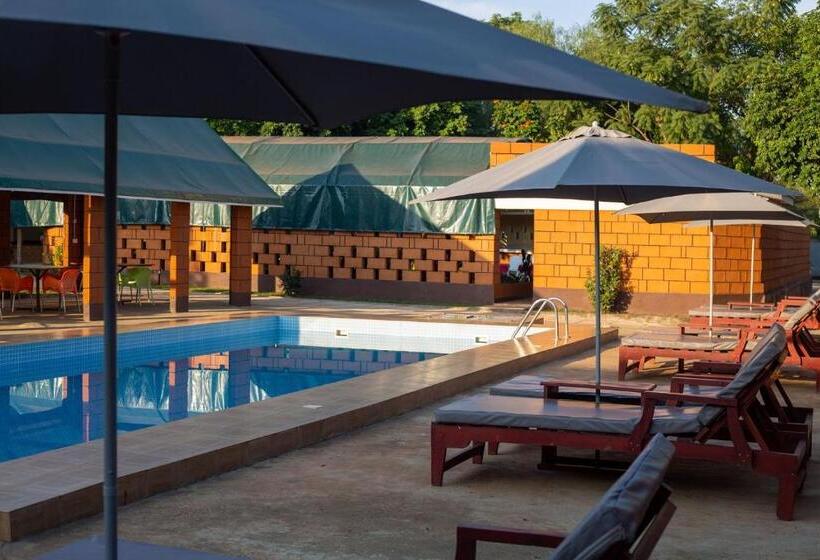 בית מלון כפרי Kilimanjaro Snow Peak