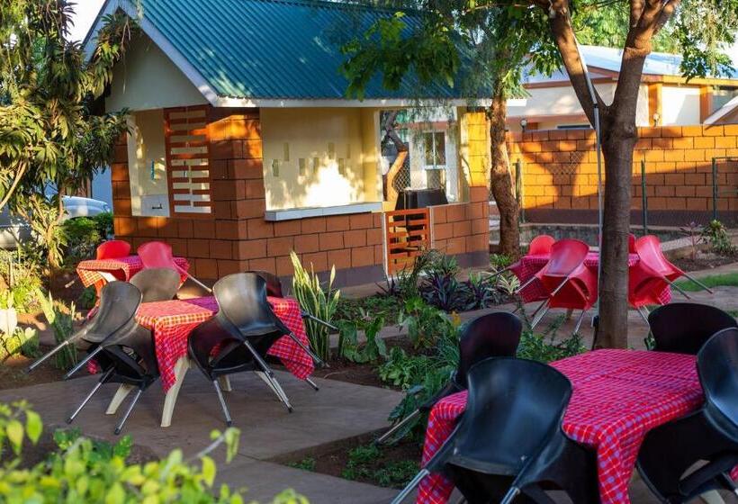 בית מלון כפרי Kilimanjaro Snow Peak