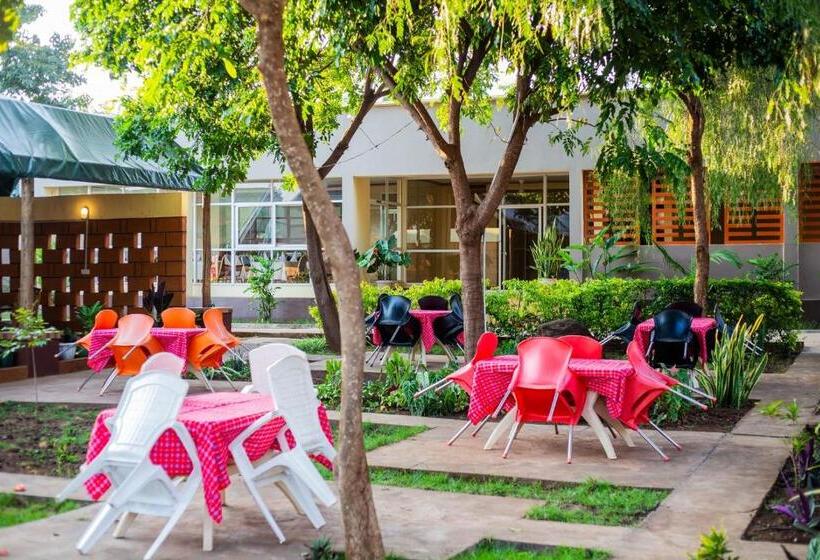 בית מלון כפרי Kilimanjaro Snow Peak