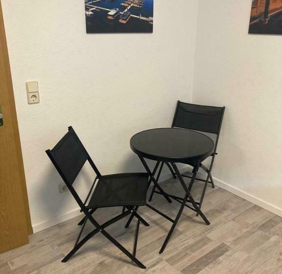 Пансион Eastside Apartment 4