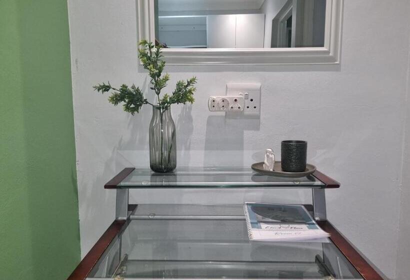 بنسيون Eland Place Self Catering Guest House