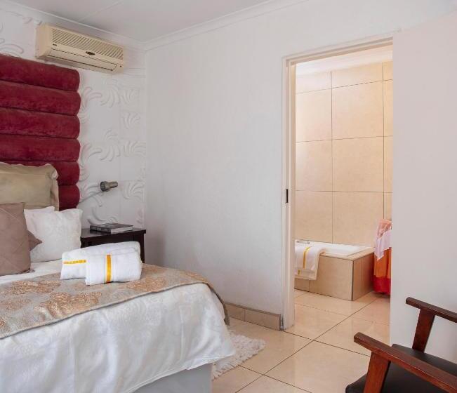 ペンション Selamod Village Guest House