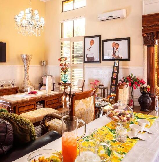 ペンション Selamod Village Guest House