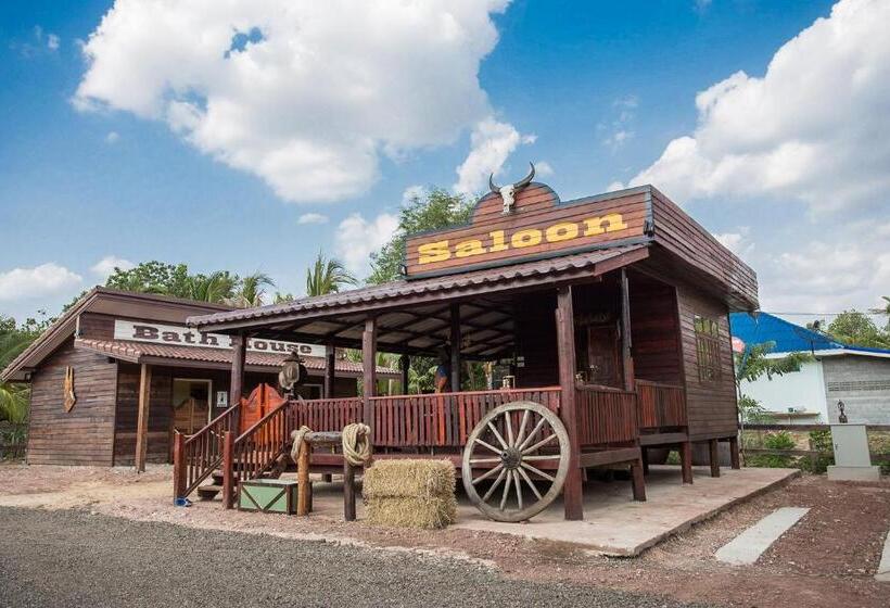 بنسيون Stonewood Cowboy City Resort