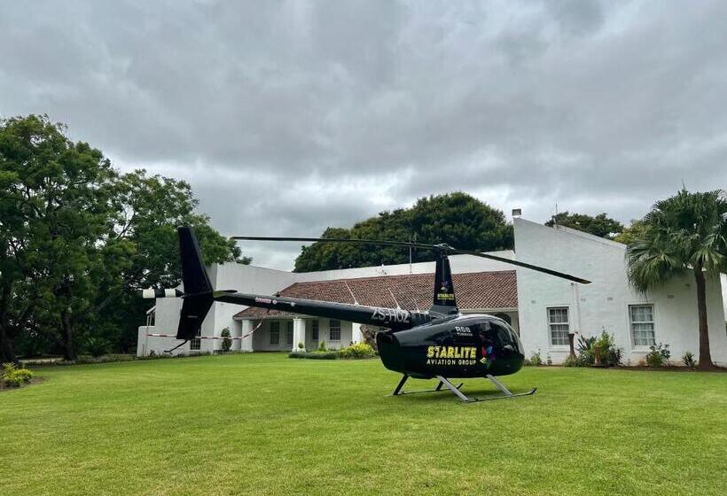 פנסיון The Sunbird Guesthouse