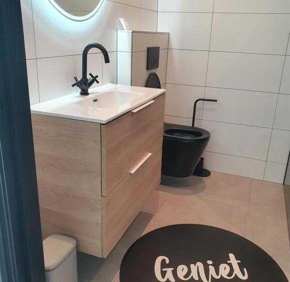 مبيت وإفطار Hippe Schuur