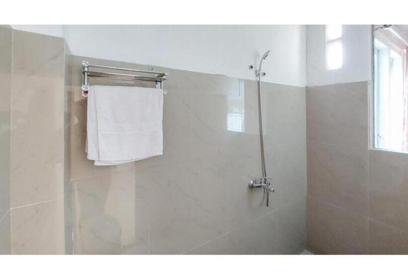 ホテル Artayya Puri 3 Syariah Near Terminal Caruban Mitra Reddoorz