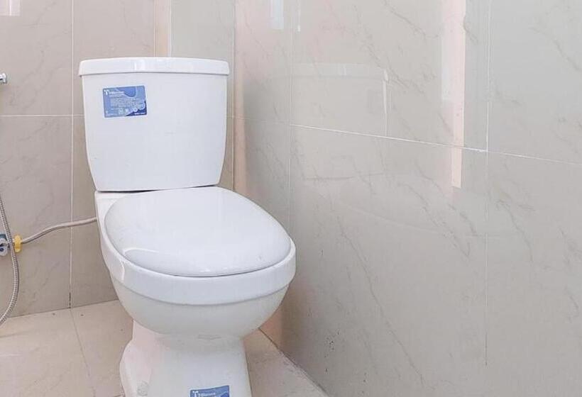 ホテル Artayya Puri 3 Syariah Near Terminal Caruban Mitra Reddoorz