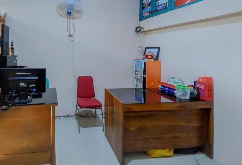 ホテル Artayya Puri 3 Syariah Near Terminal Caruban Mitra Reddoorz