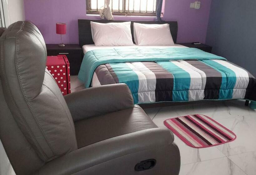 فندق Impressive Colours Lodge   Akropong Akuapem