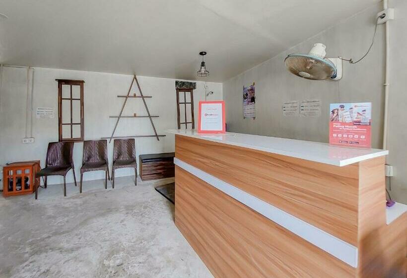 هتل Reddoorz At Cempaka Guesthouse Tarakan