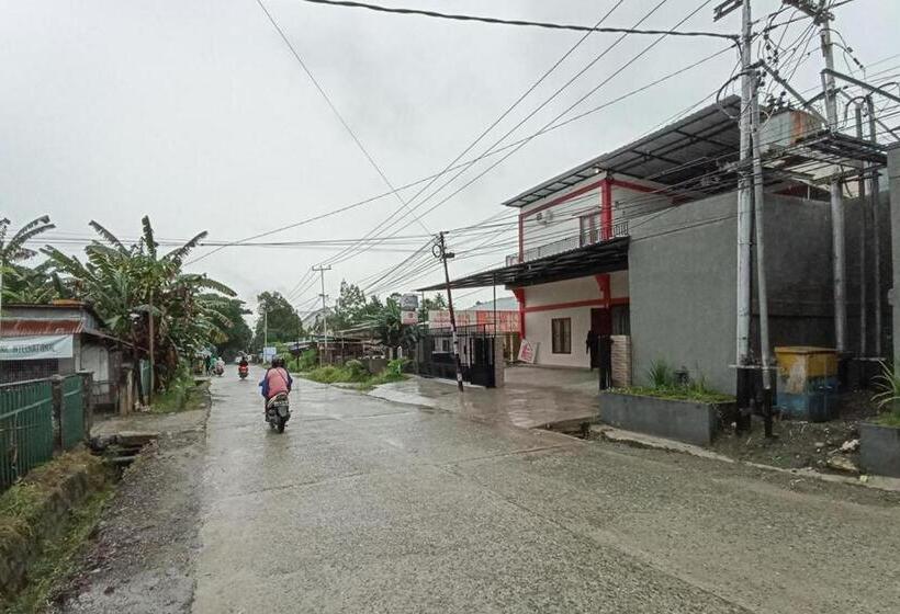 فندق Reddoorz Syariah Near Sentani City Square