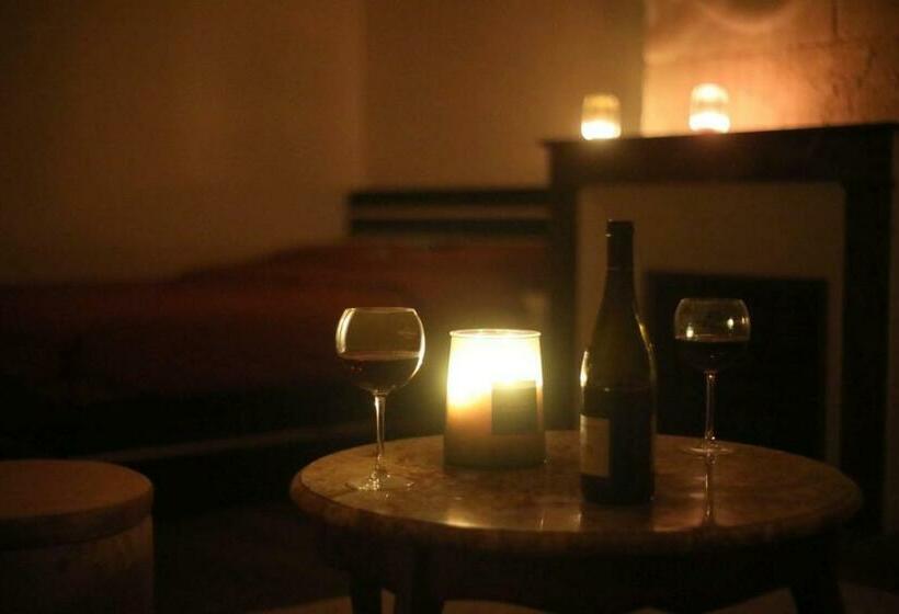 פנסיון La Montrieuse, Chambre Individuelle Avec Sauna Et Baignoire Spa