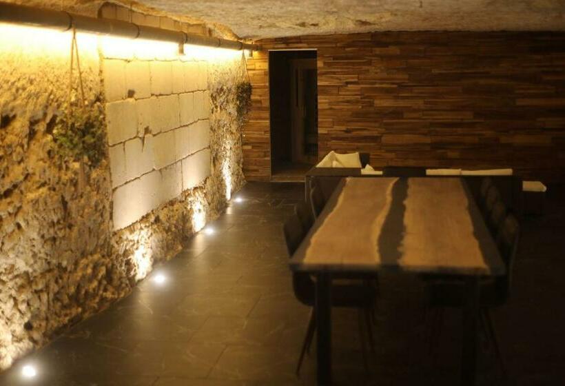 פנסיון La Montrieuse, Chambre Individuelle Avec Sauna Et Baignoire Spa