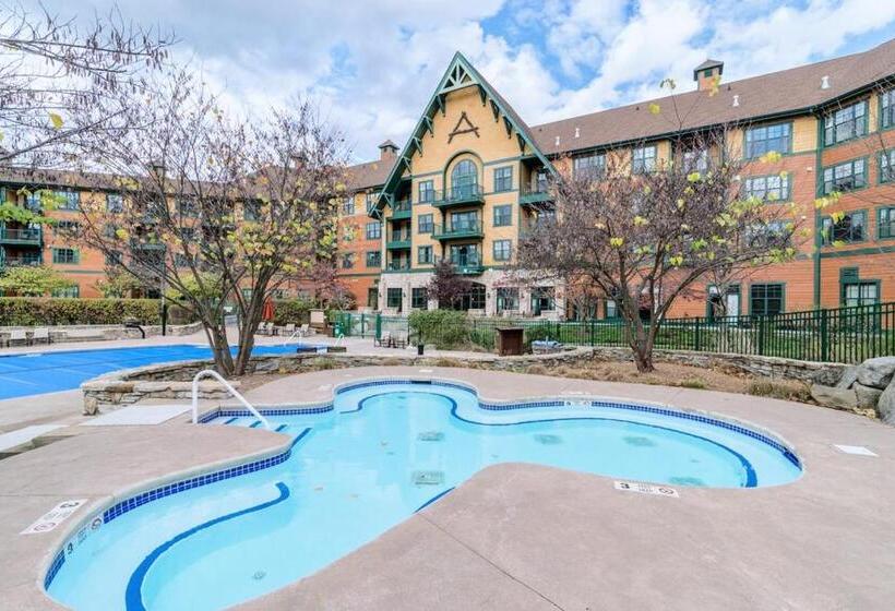 Mountain Creek Resort At Appalachian Hotel   Pool & Hot Tub