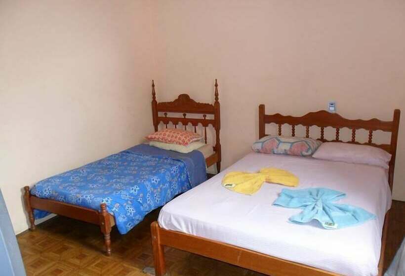 ホテル Dona Emilia