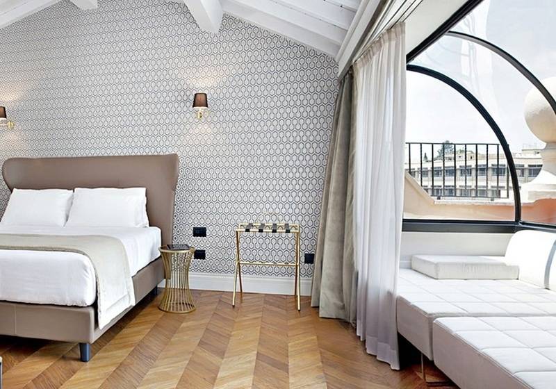 مسافرخانه The Corner Roma