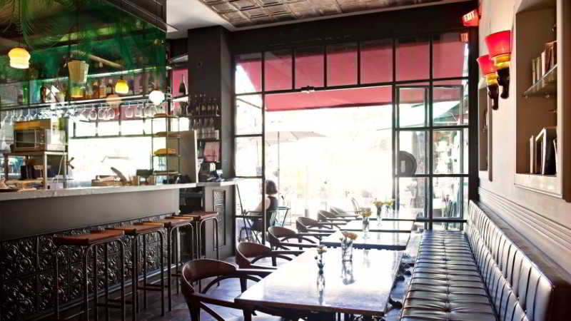 مسافرخانه The Corner Roma