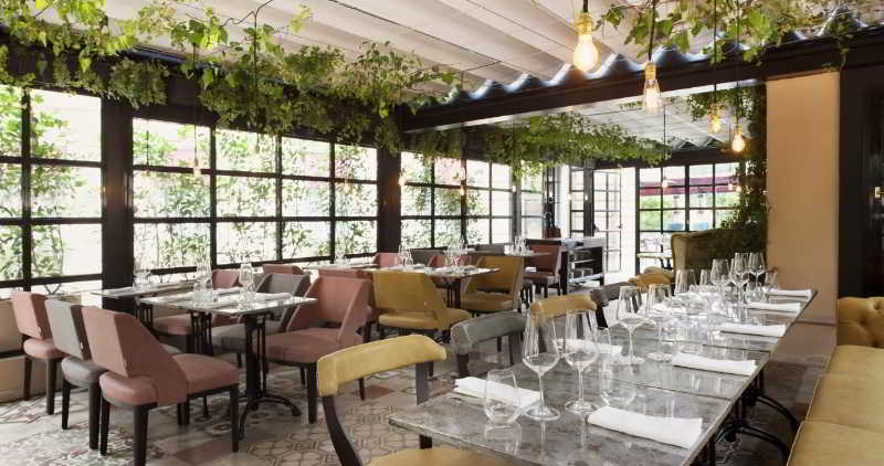 مسافرخانه The Corner Roma