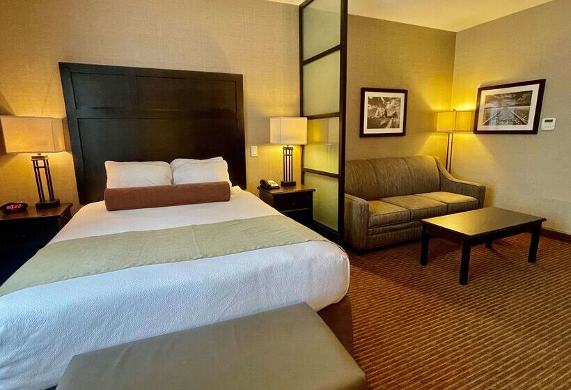 ホテル Best Western Plus Okotoks Inn & Suites