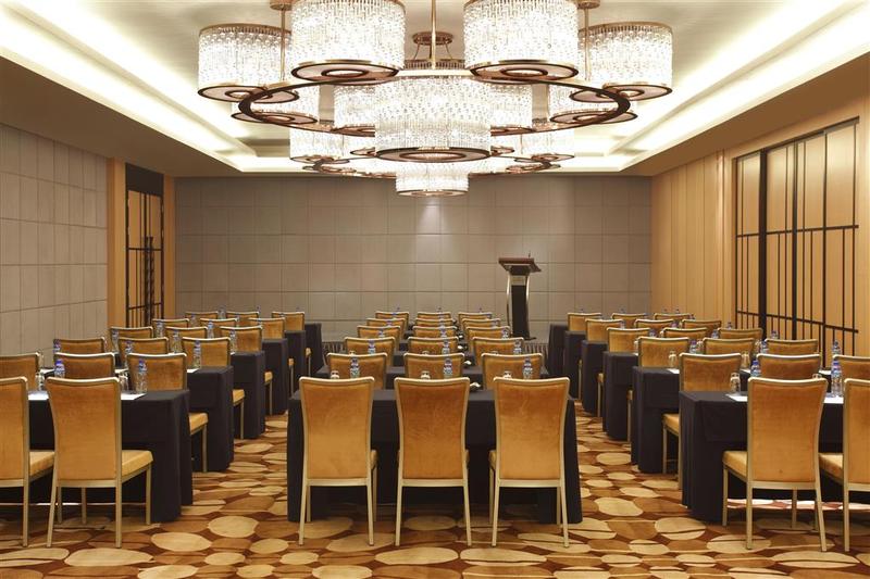 Отель Four Points By Sheraton Luohe