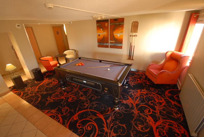 호텔 Logis Hôtel L Orée De Chartres   Barjouville