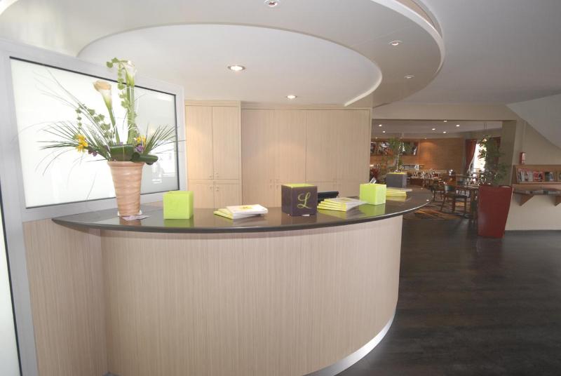 호텔 Logis Hôtel L Orée De Chartres   Barjouville