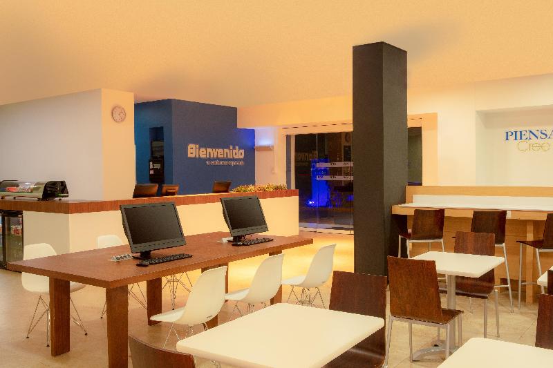 ホテル One Cancun Centro